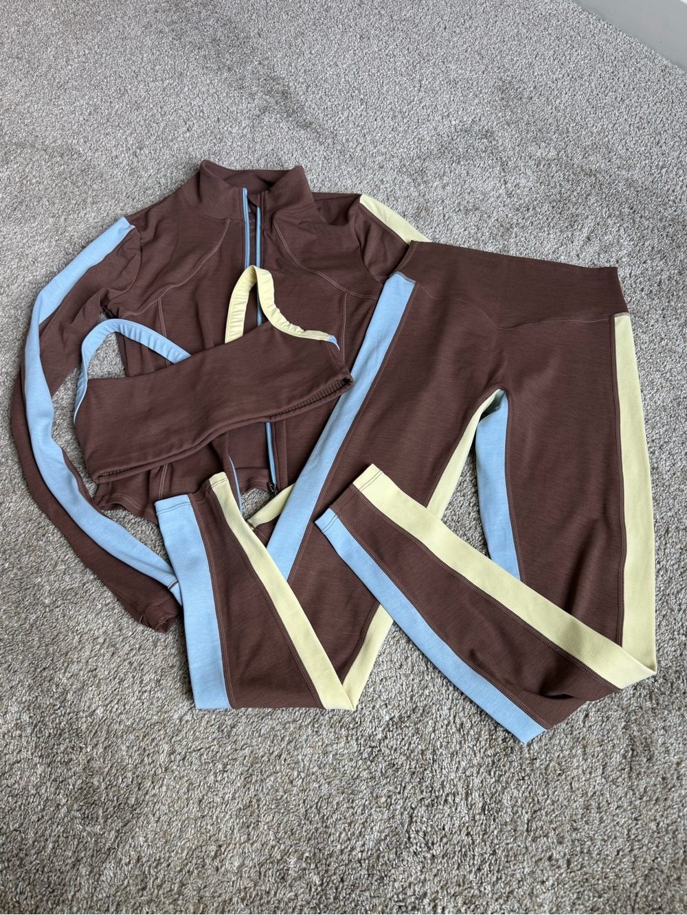 Vitality Daydream “Drift” Colorblock Set - Leggings, Bra, Jacket - Small